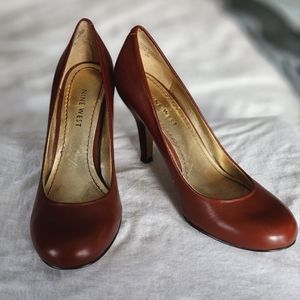 Nine West Brown round toe heels